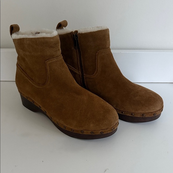 Madewell Shoes - Madewell
The Marceline Clog Boot in Shearling